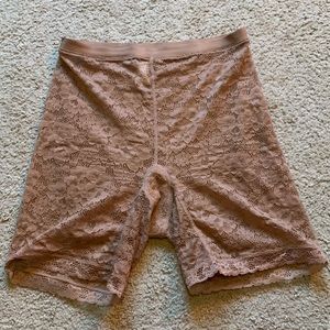 Knix x The Birds Papaya thigh saver